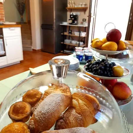 Antico Casale Il Sambuco B&B 마두리아